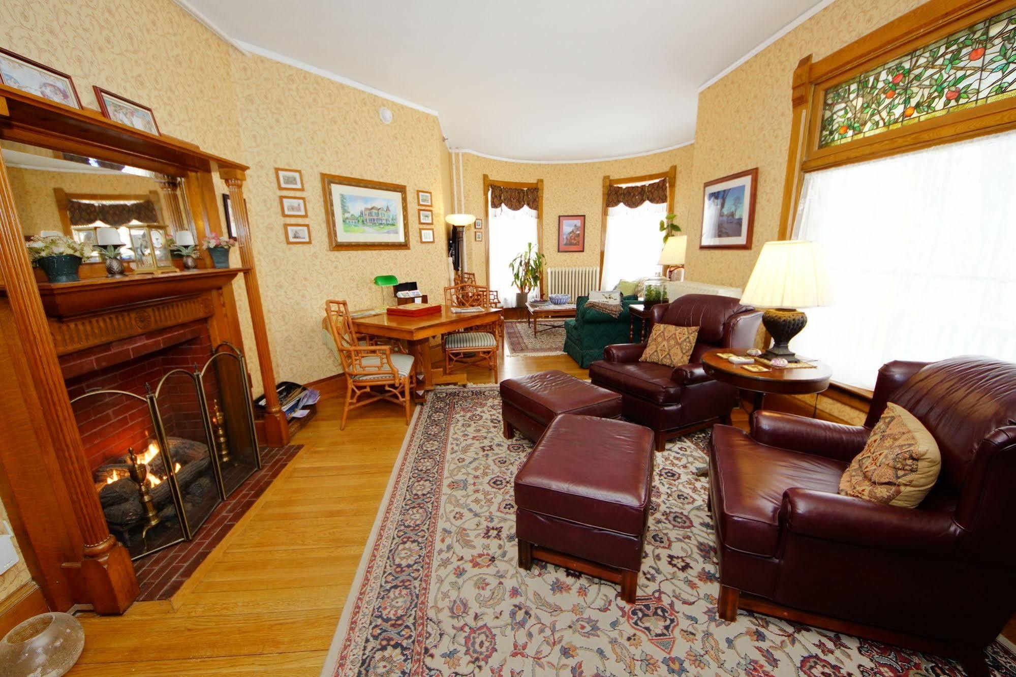 Limerock Inn Rockland Exteriör bild